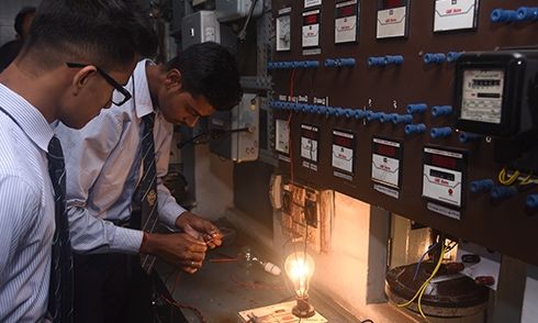 Diploma in Electrical & Electronics Technology (DEET)(ODL)